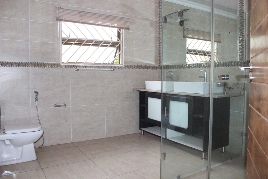 5 Bedroom Property for Sale in Van Der Hoff Park North West
